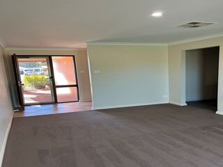feature property - 4/5 Great Eastern Highway, SOMERVILLE  6430