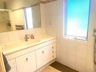 FAMILY HOME WITH HUGE SHED