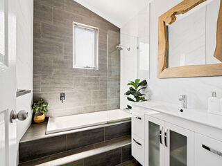 CHARACTER WITH MODERN COMFORTS